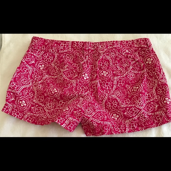 NWOT OLD NAVY Cute Red and White Short Shorts - Picture 2 of 5